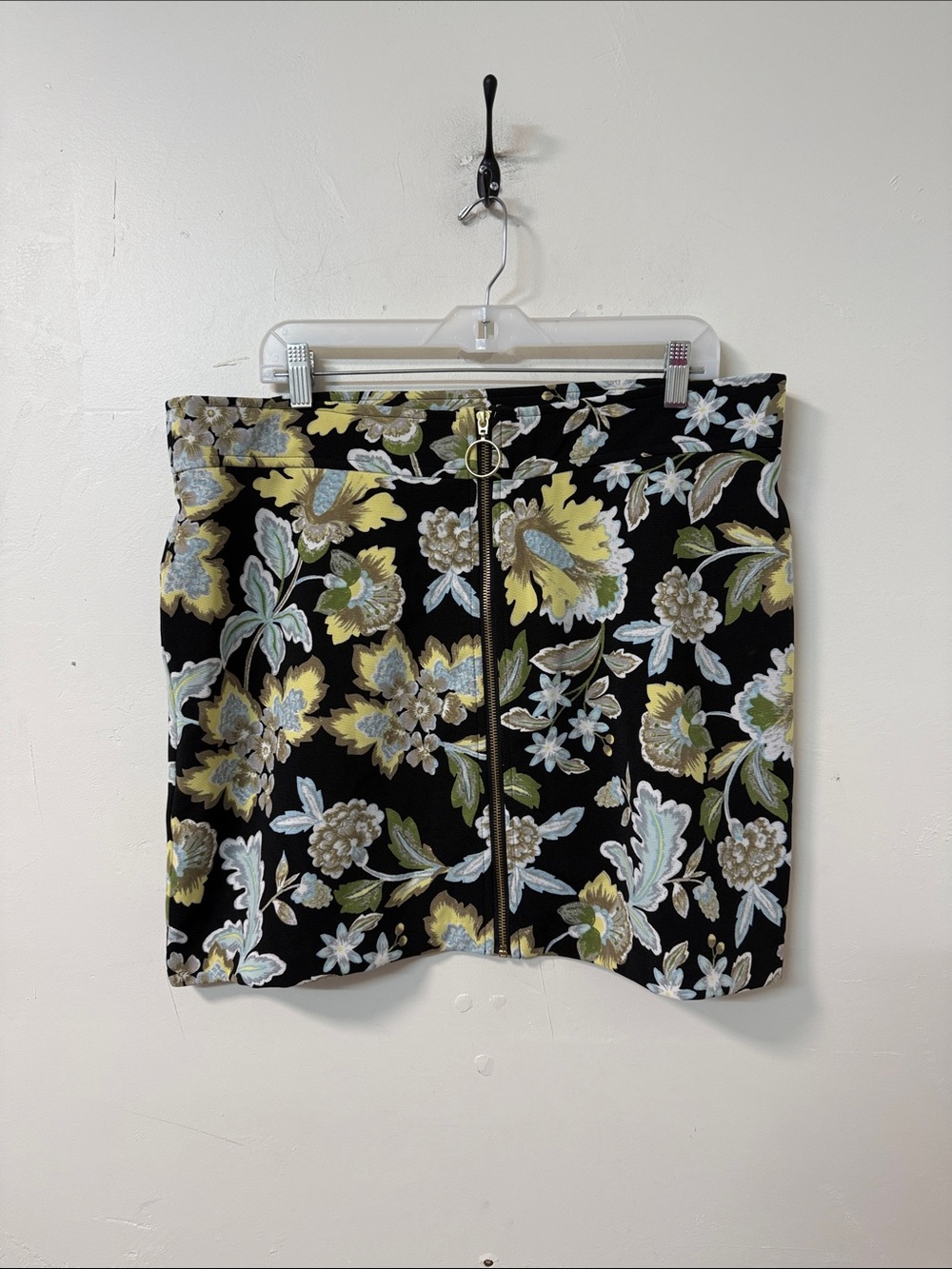 INC International Concepts Black Floral Zip-Front Mini Skirt